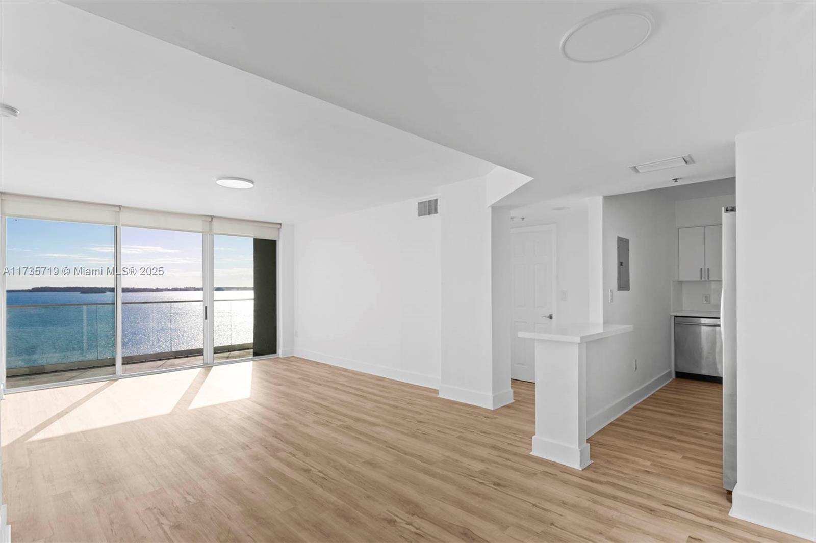 800 Claughton Island Dr #904, Miami FL 33131