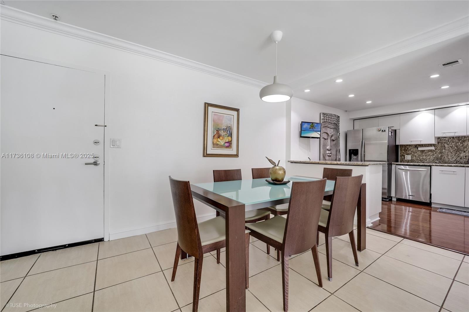 575 Crandon Blvd #306, Key Biscayne, Florida image 3