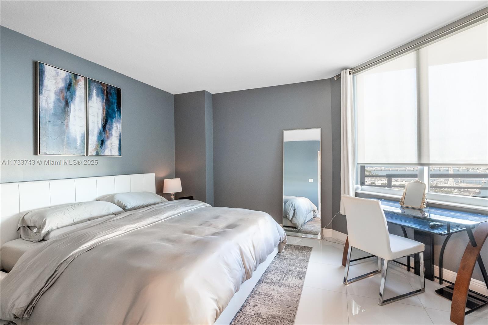 325 S Biscayne Blvd #2514, Miami FL 33131