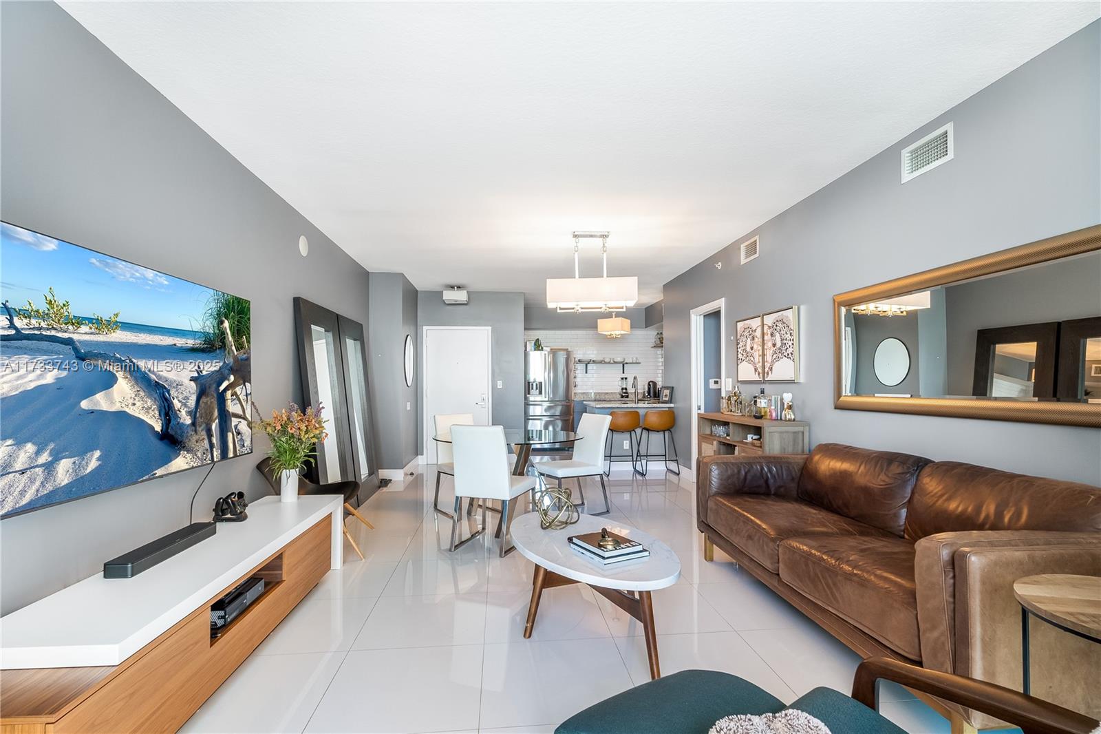 325 S Biscayne Blvd #2514, Miami FL 33131