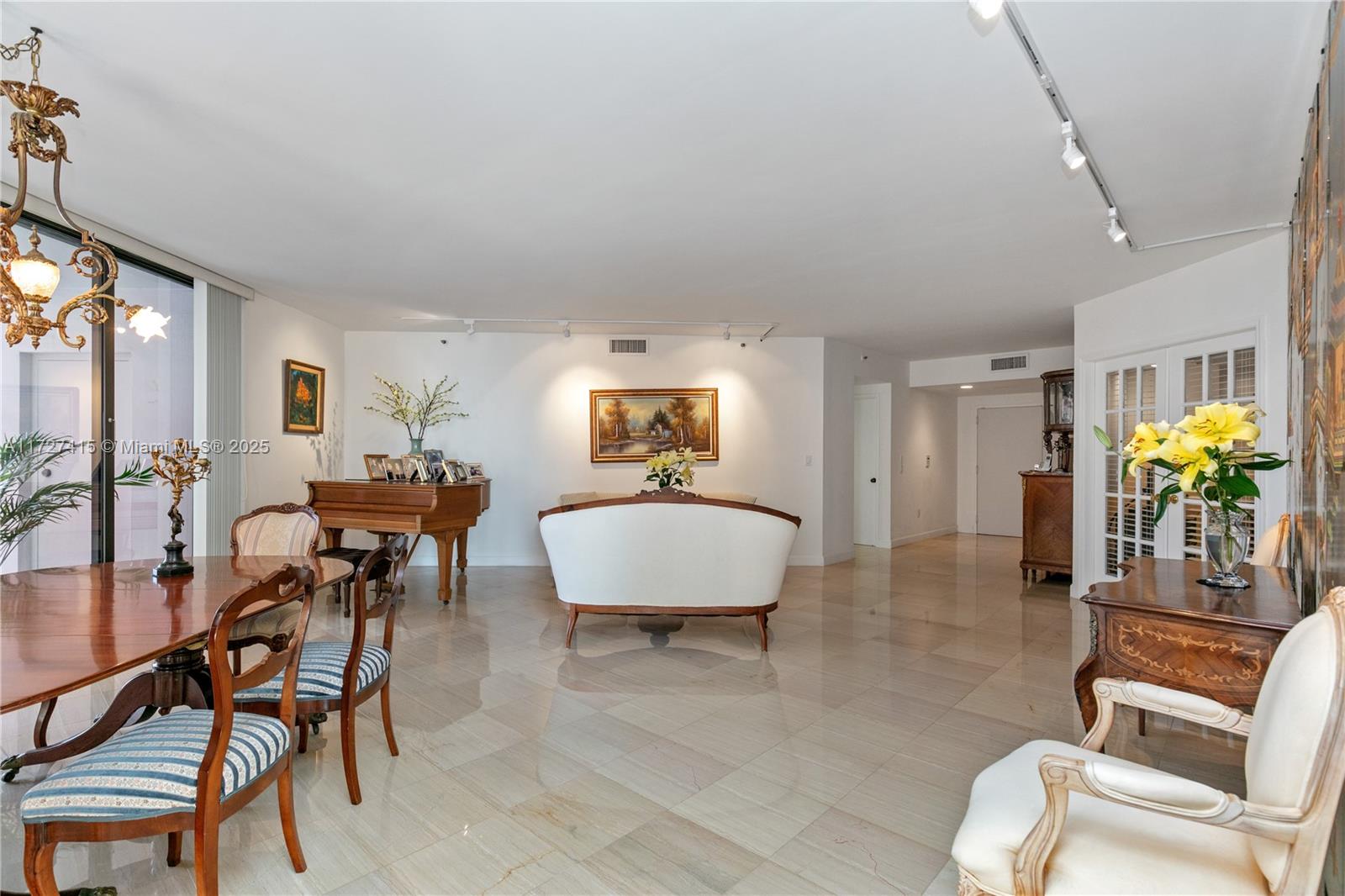 1581 Brickell Ave #406, Miami FL 33129