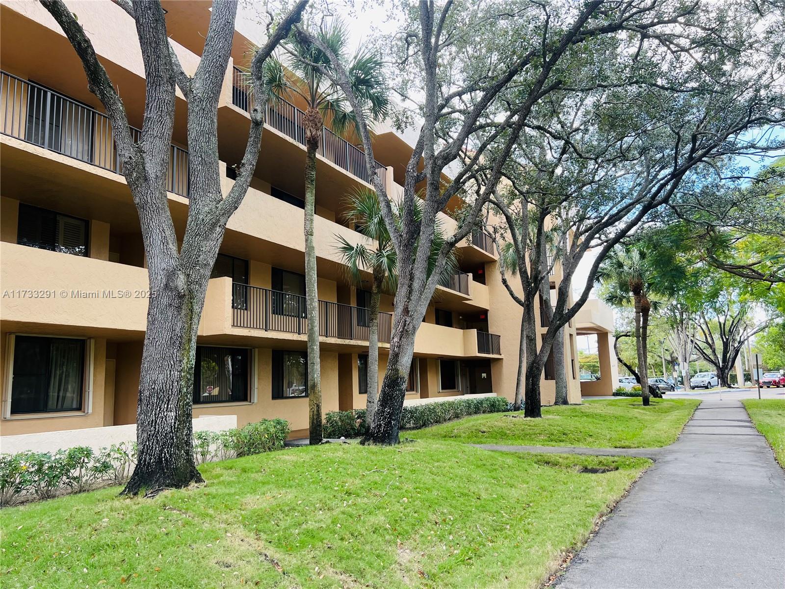 8592 W Sunrise Blvd #204, Plantation, Florida image 44