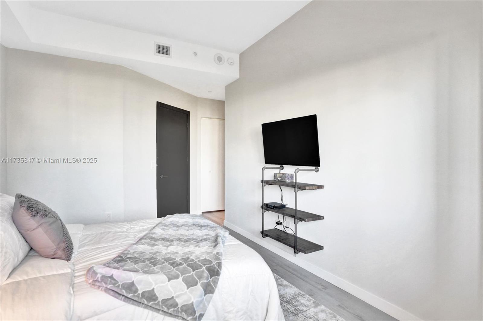 480 NE 31st St #1401, Miami FL 33137