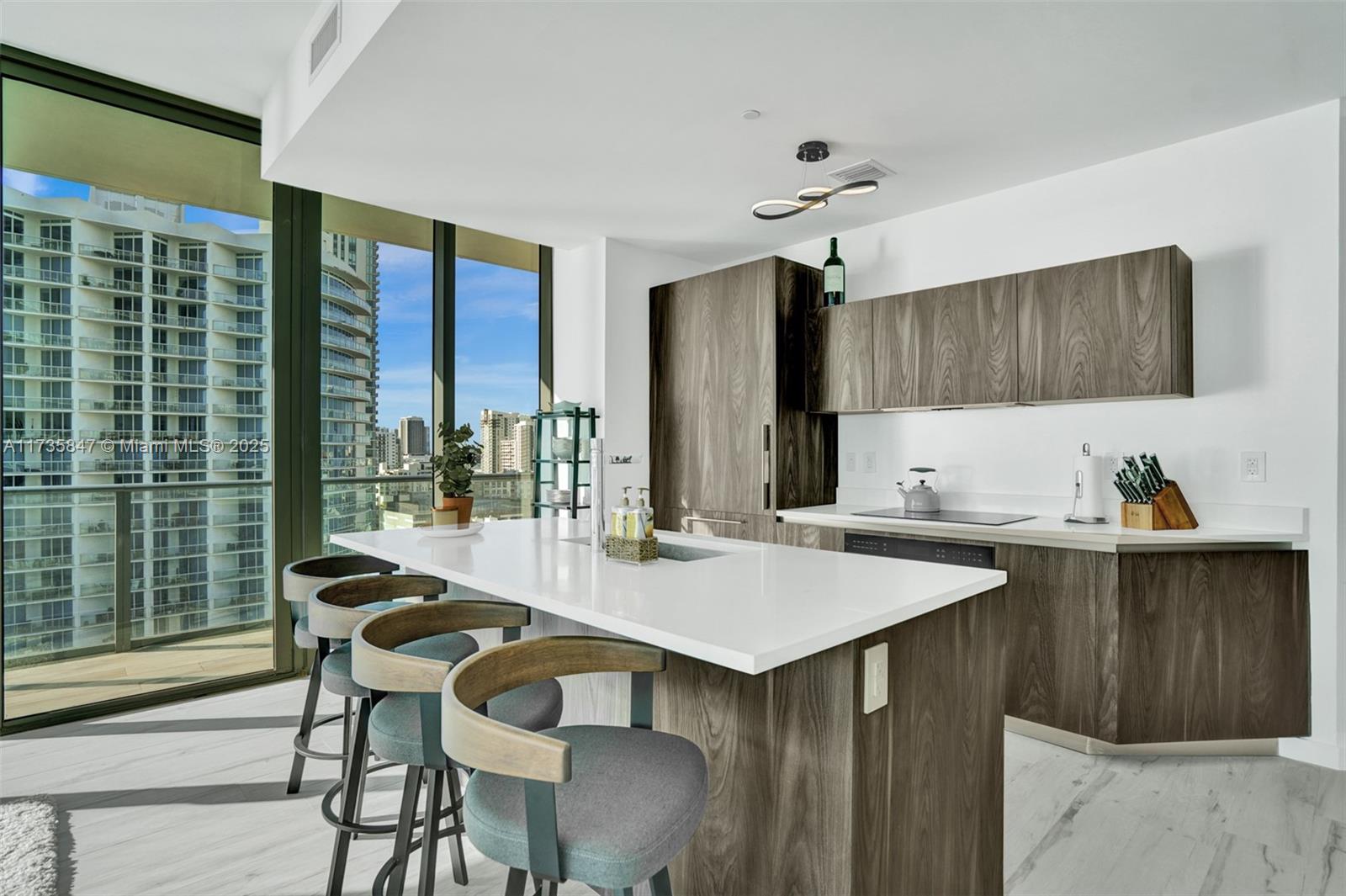 480 NE 31st St #1401, Miami FL 33137