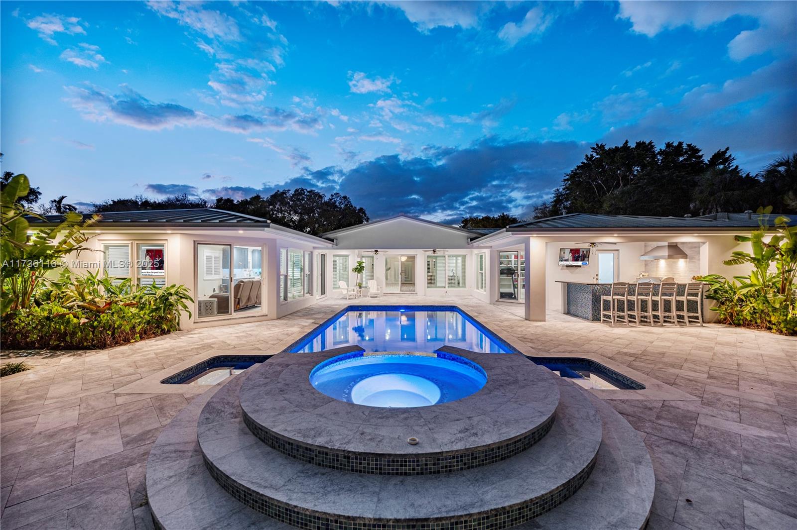 16141 W Troon Cir, Miami Lakes, Florida image 4