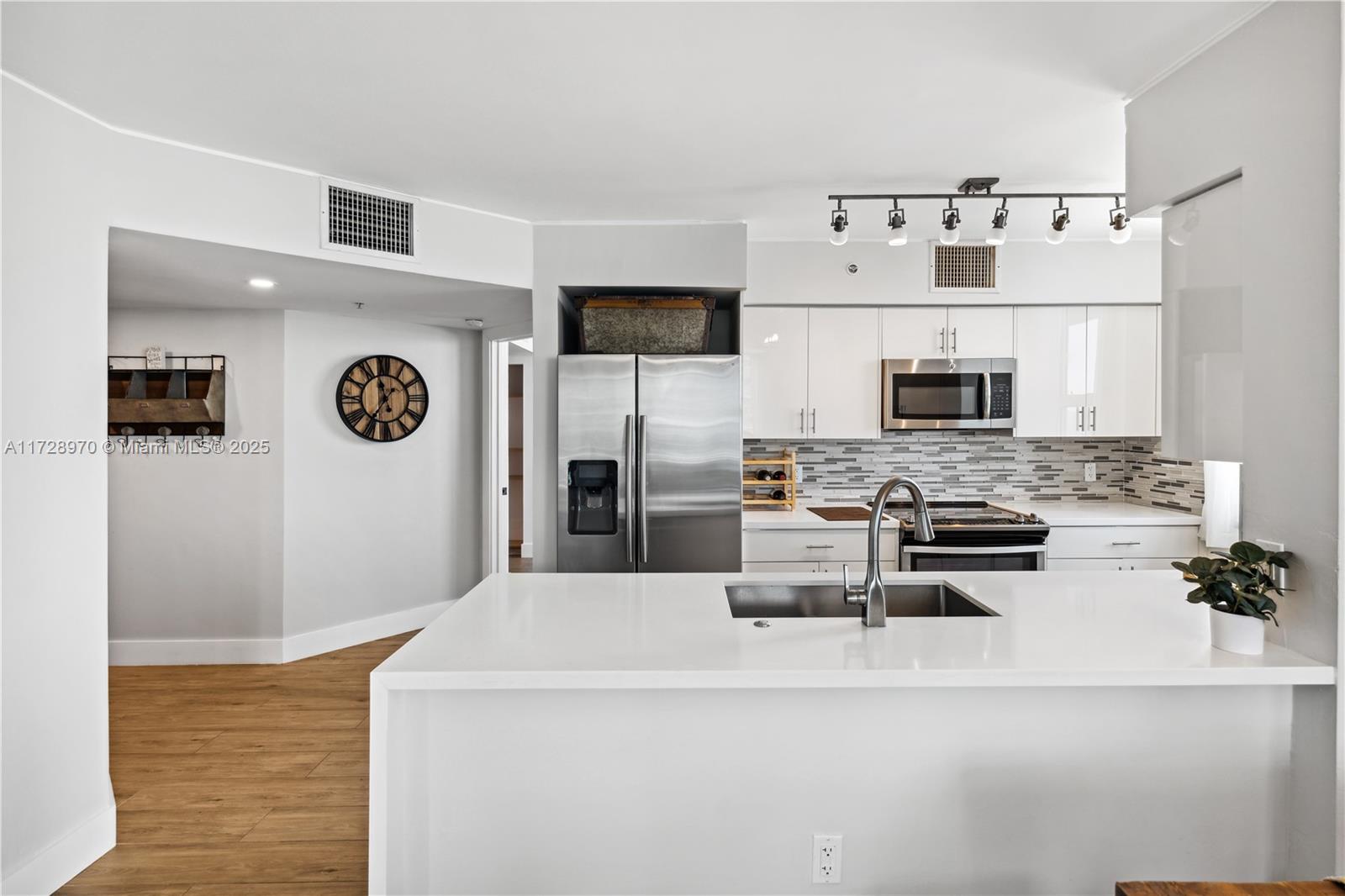 90 Alton Rd #1901, Miami Beach FL 33139
