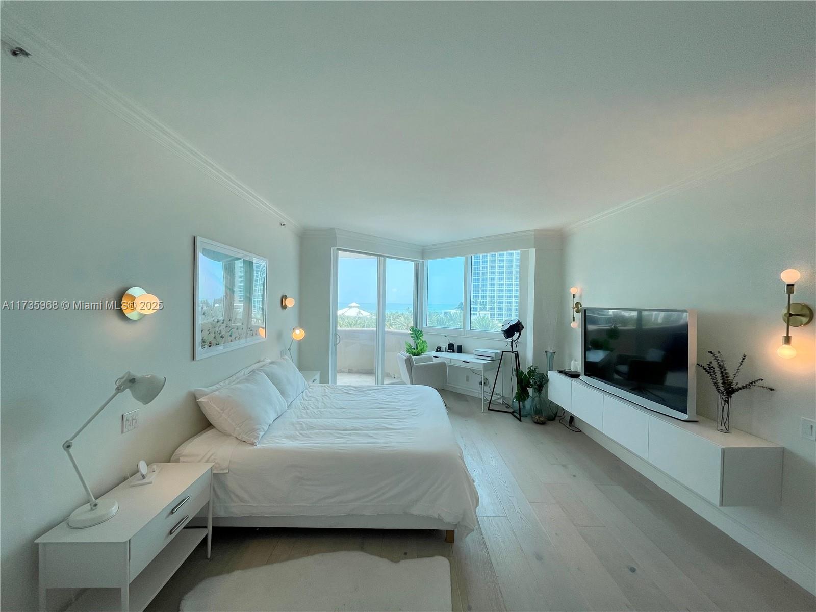 300 S Pointe Dr #705, Miami Beach FL 33139