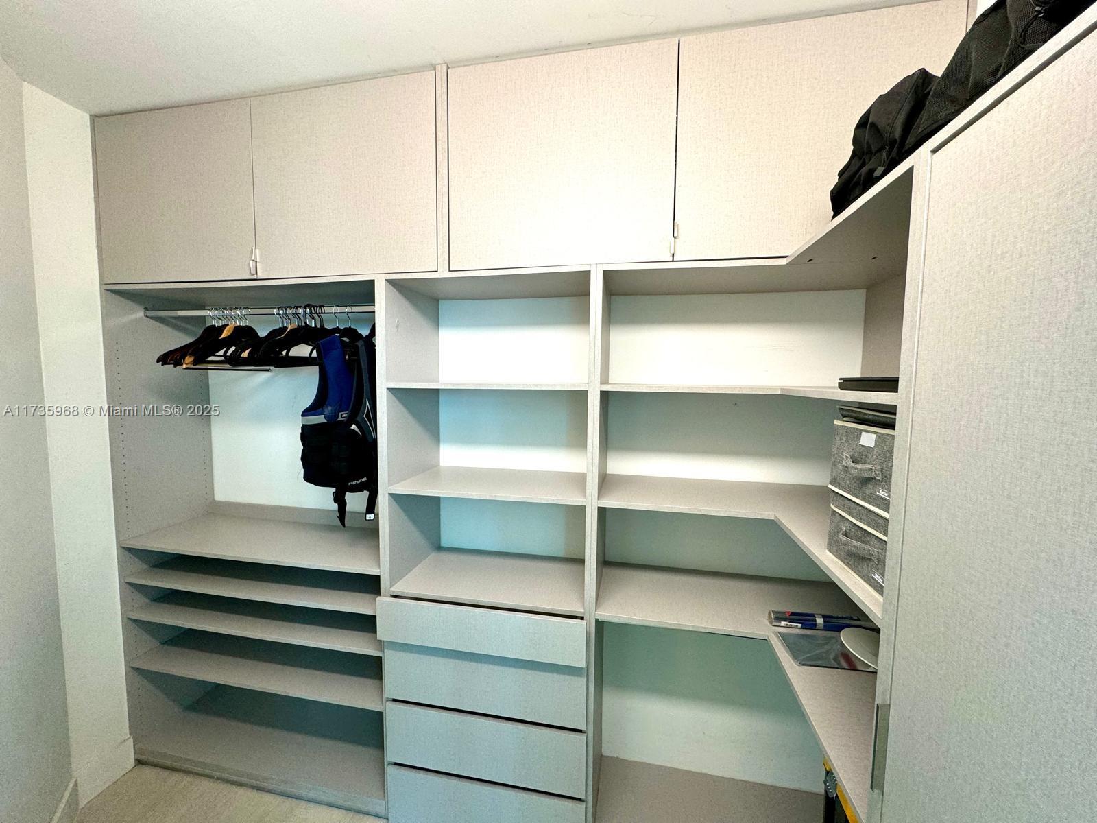 300 S Pointe Dr #705, Miami Beach FL 33139