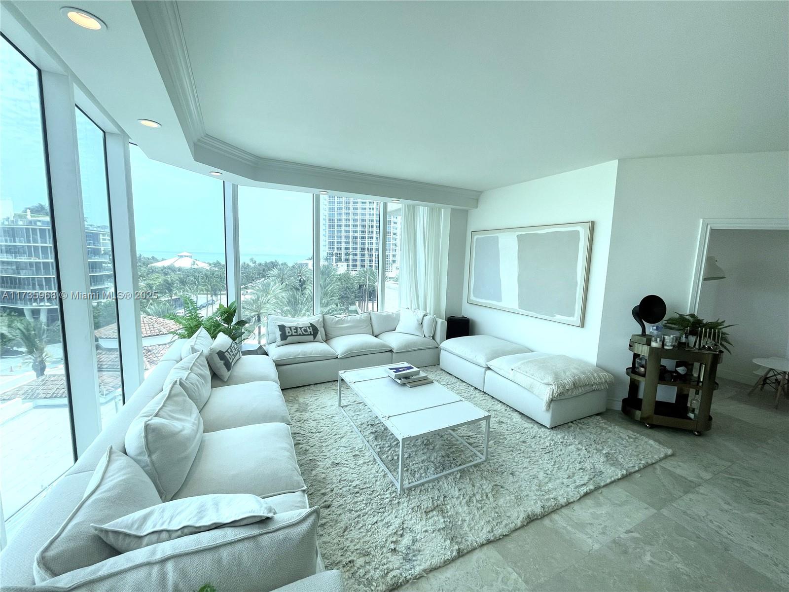 300 S Pointe Dr #705, Miami Beach FL 33139