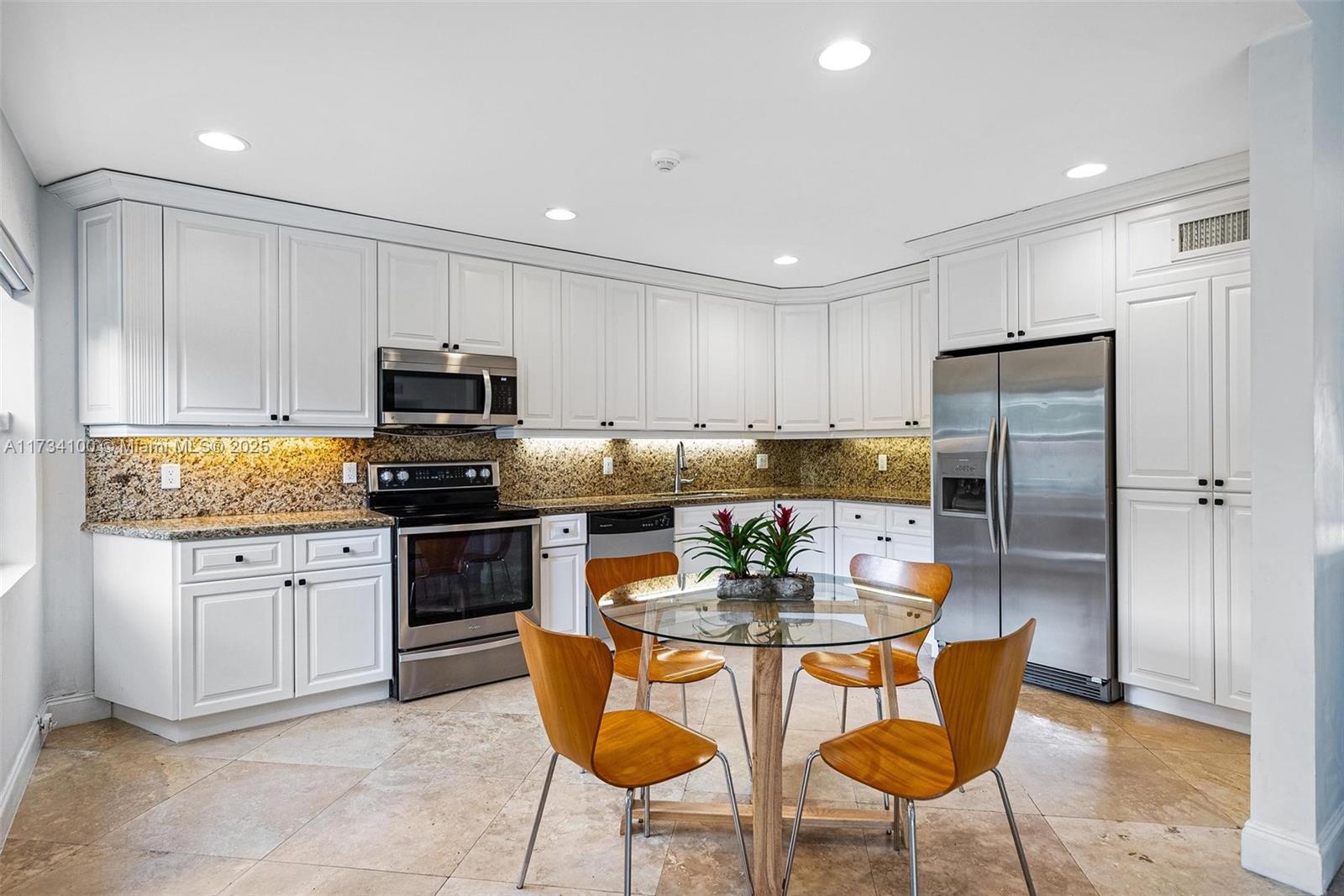2091 NE 191st Dr, North Miami Beach, Florida image 20
