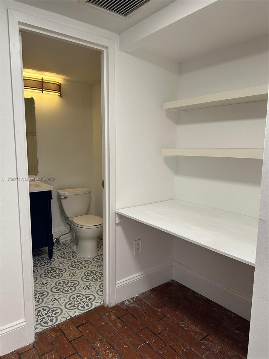 2333 Brickell Ave. #208, Miami FL 33129