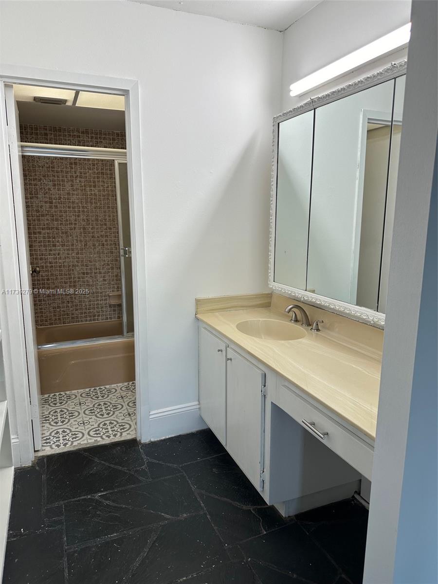 2333 Brickell Ave. #208, Miami FL 33129