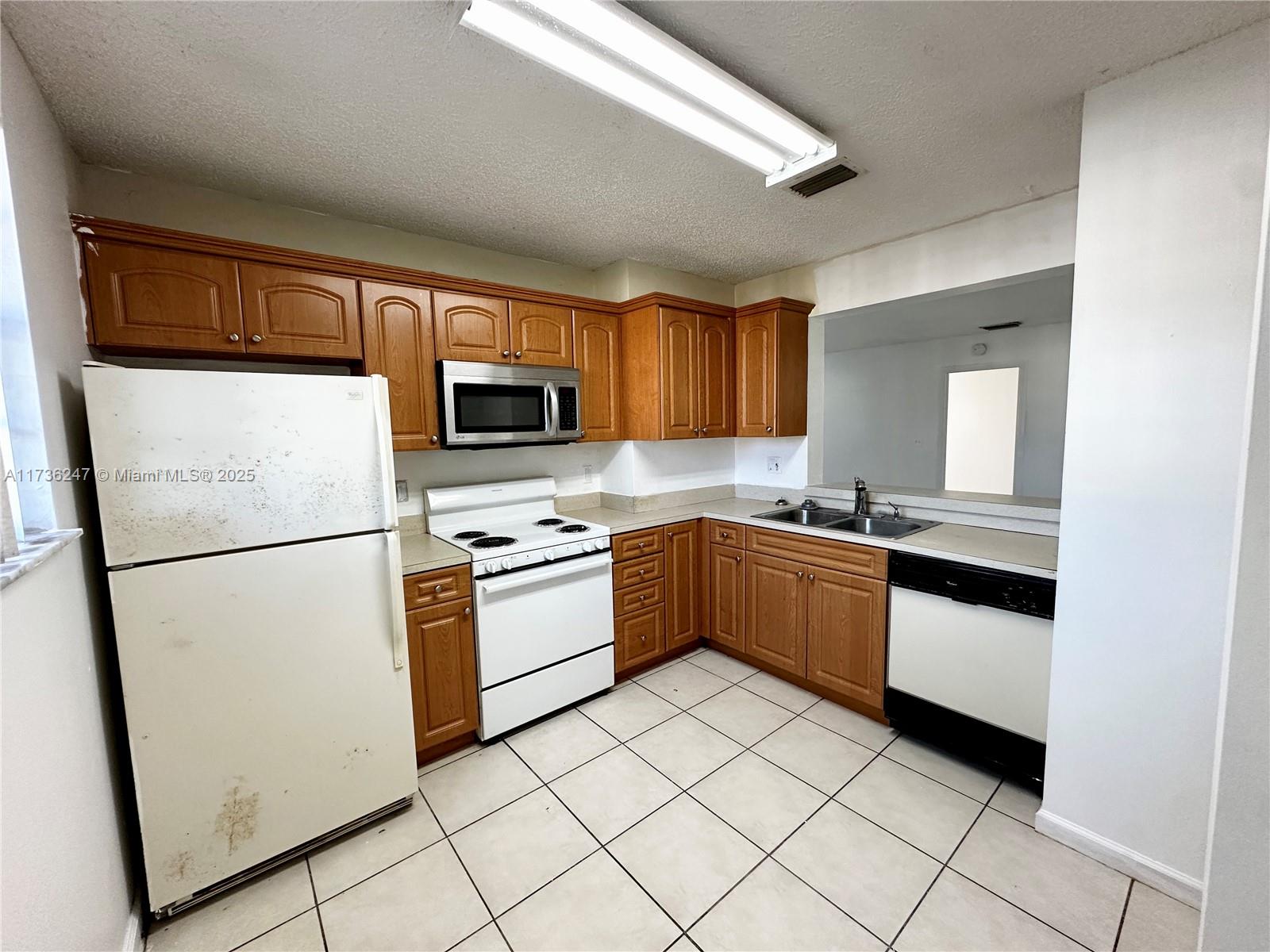 12262 Royal Palm Blvd #B-8, Coral Springs, Florida image 9