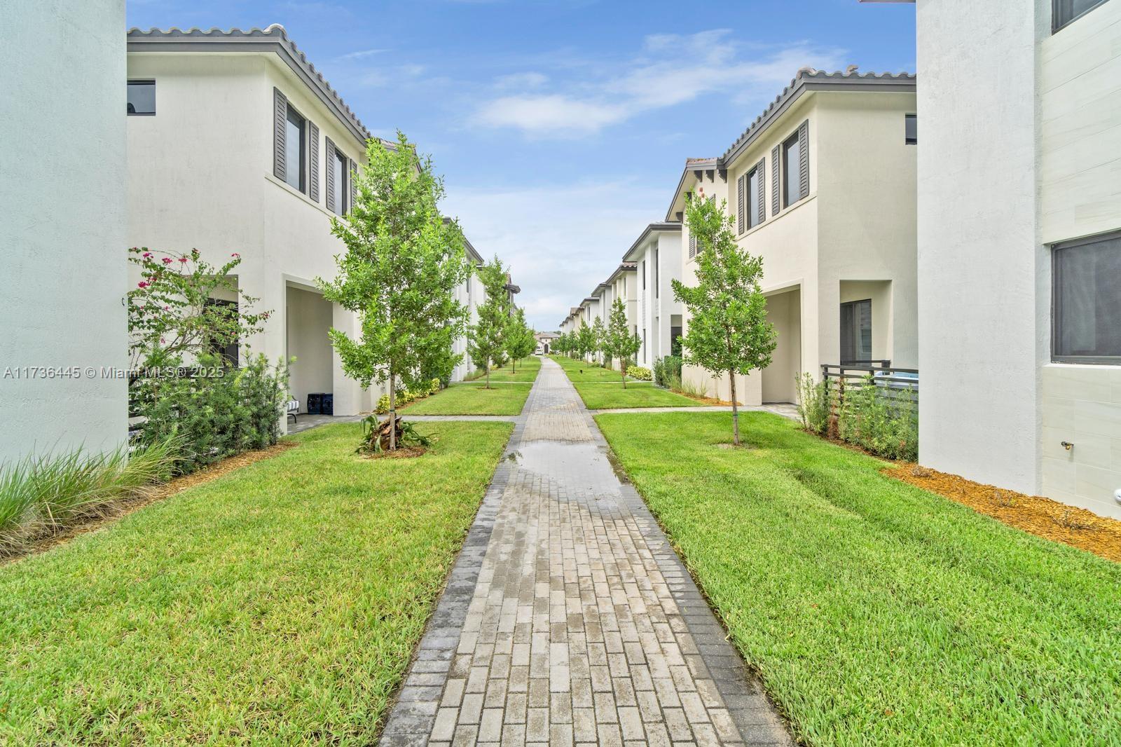 4330 NW 80th Ct, Doral, Florida image 3