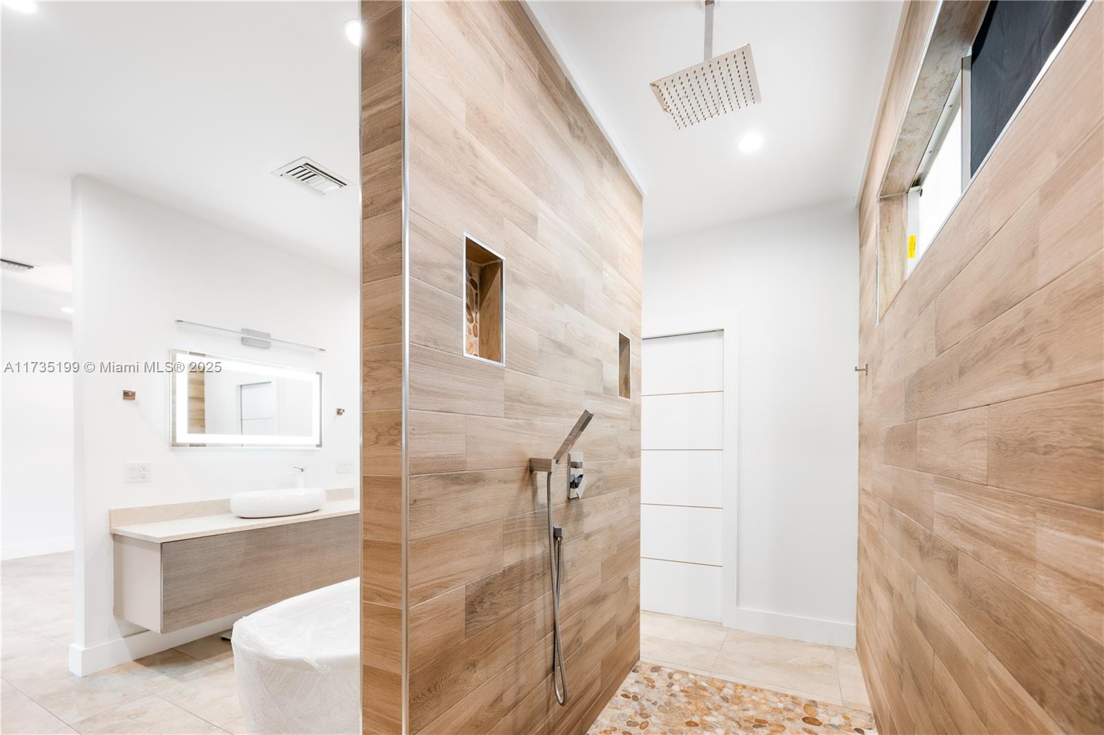 1498 NE 39th St, Oakland Park, Florida image 31