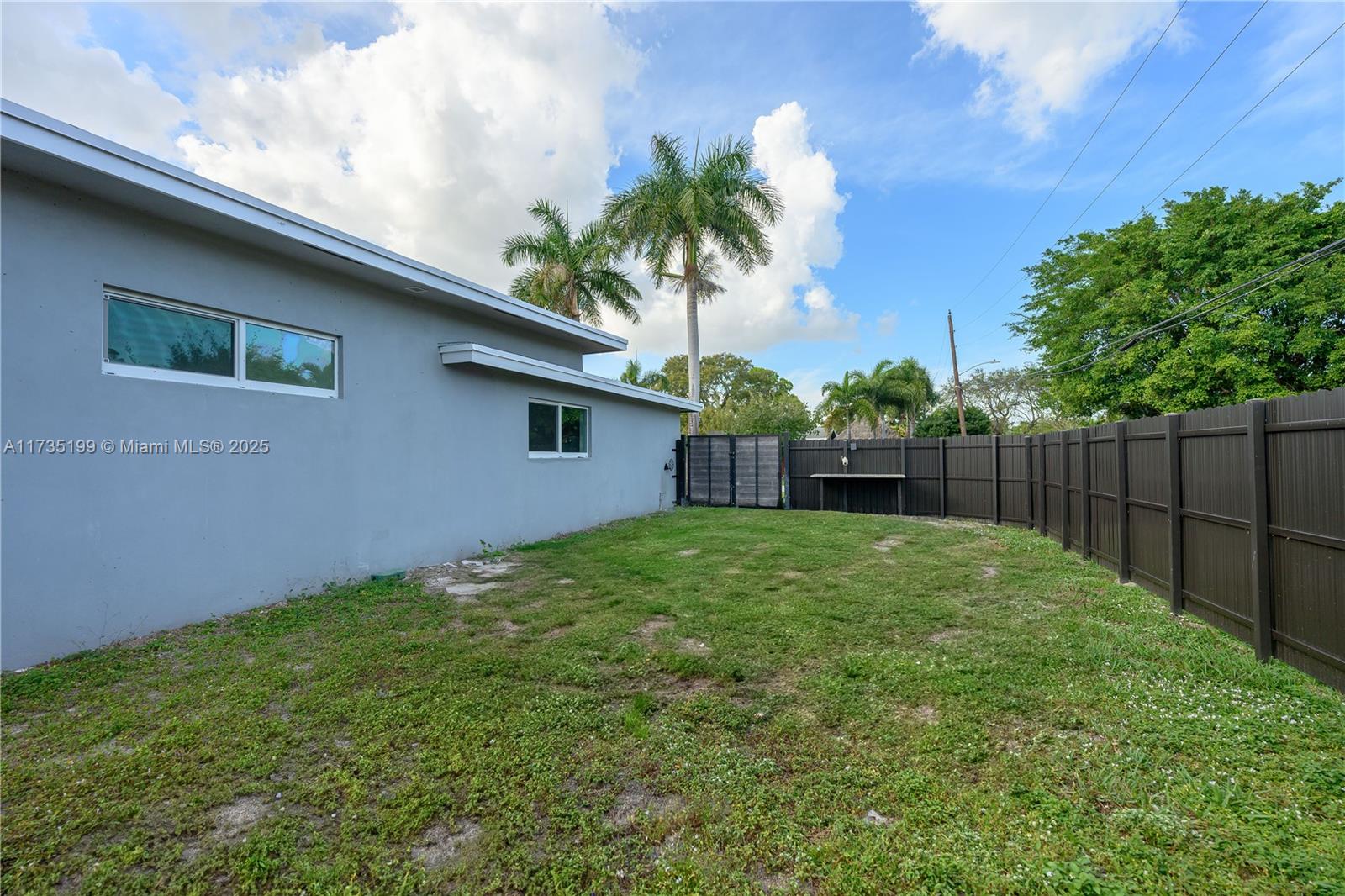 1498 NE 39th St, Oakland Park, Florida image 32