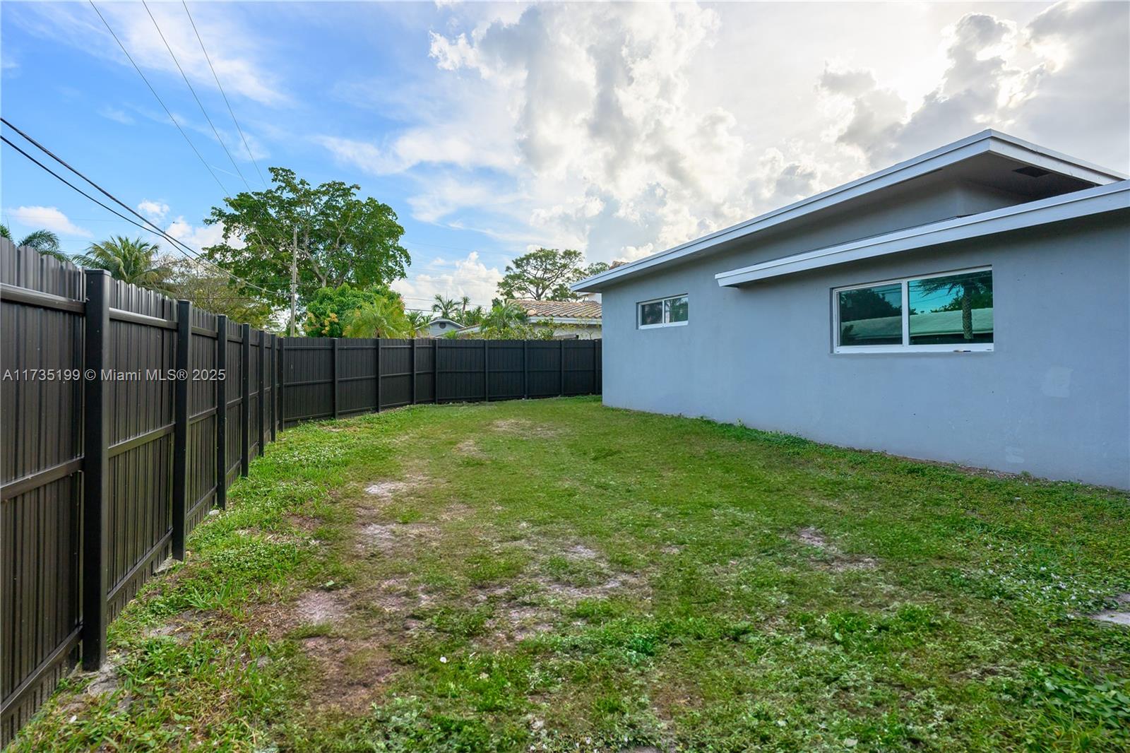 1498 NE 39th St, Oakland Park, Florida image 33