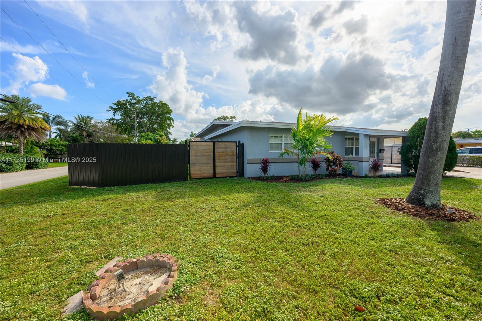 1498 NE 39th St, Oakland Park, Florida image 4