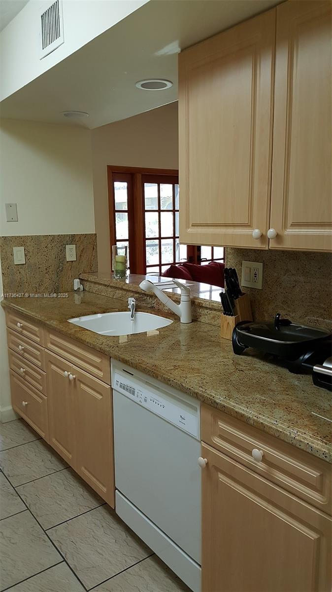 Residential, Plantation, Florida image 24