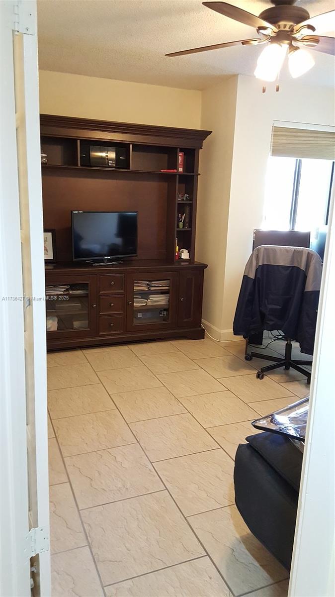 Residential, Plantation, Florida image 33