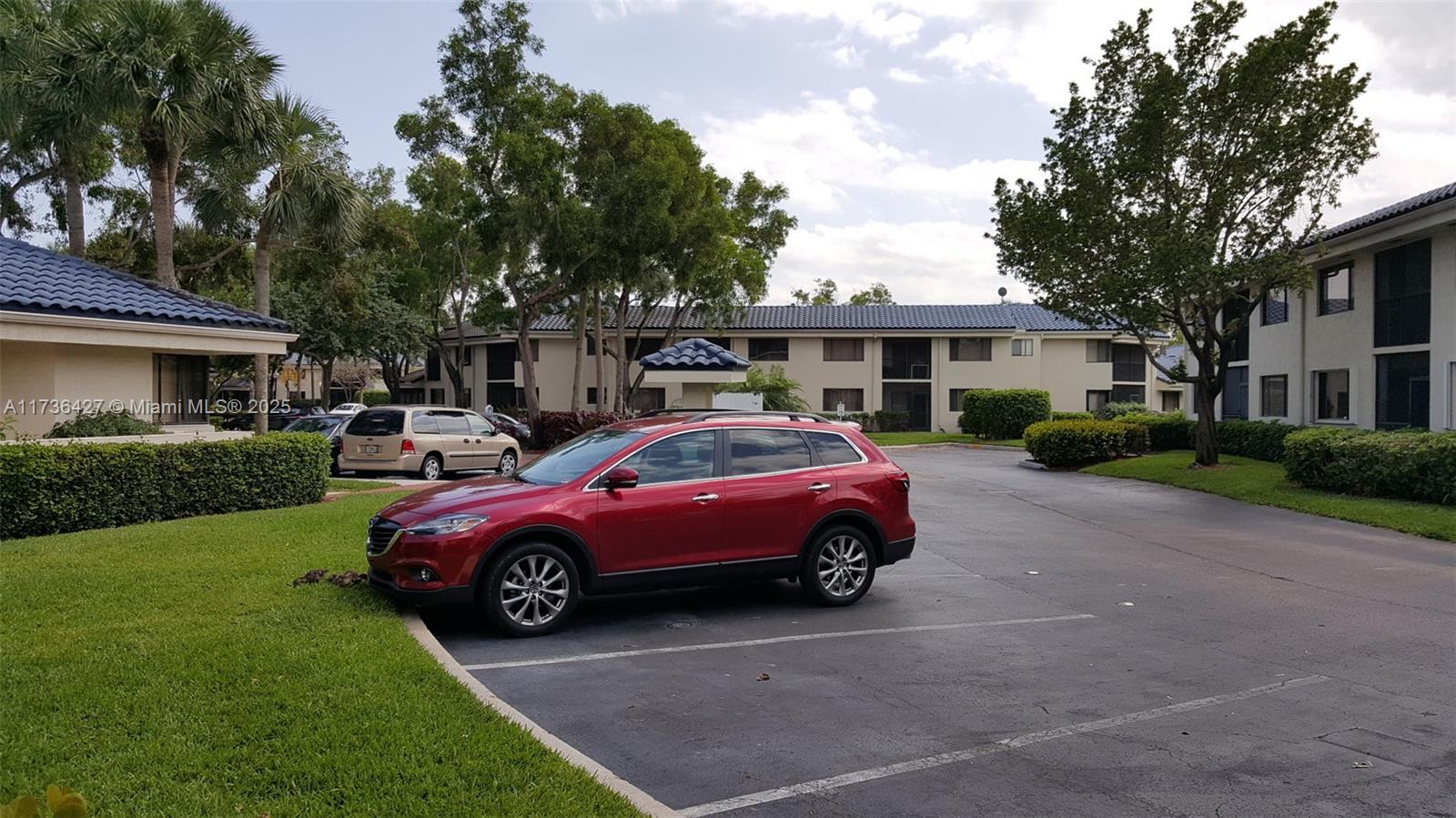 Residential, Plantation, Florida image 7