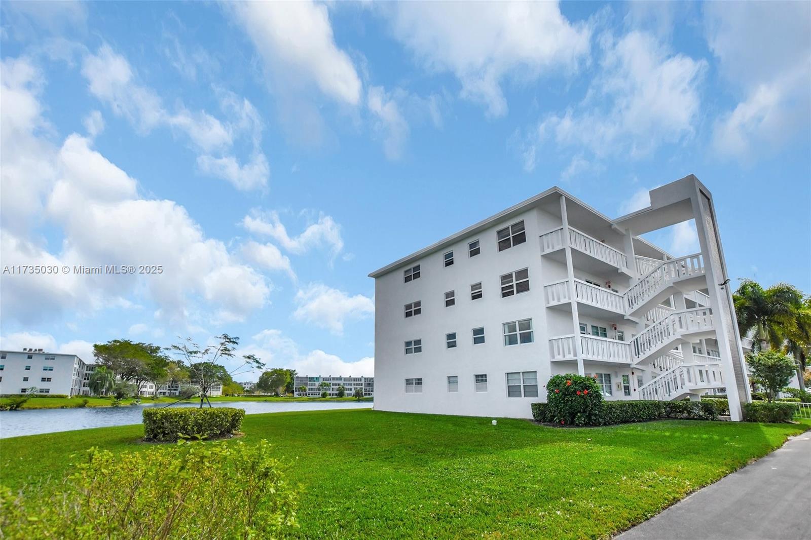 4120 E Cambridge  E #4120, Deerfield Beach, Florida image 33