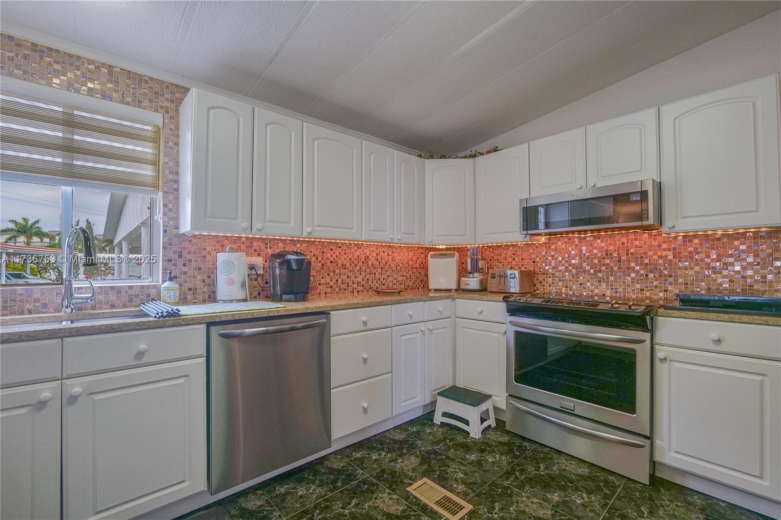 4901 SW 28th Ct, Pembroke Park, Florida image 19