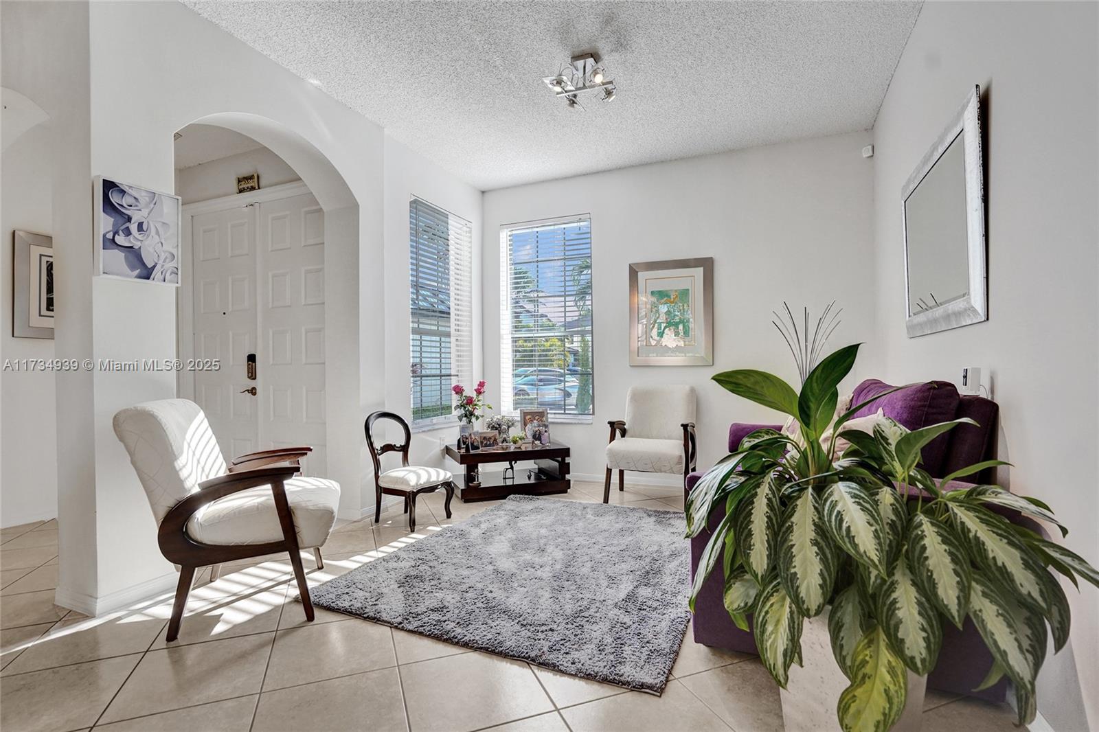 Listing Photo 11
