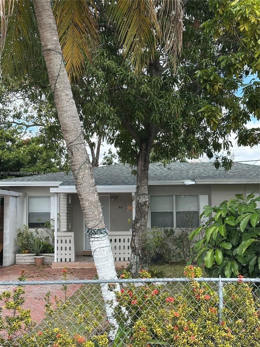 981 NE 159th St, North Miami Beach, Florida image 1