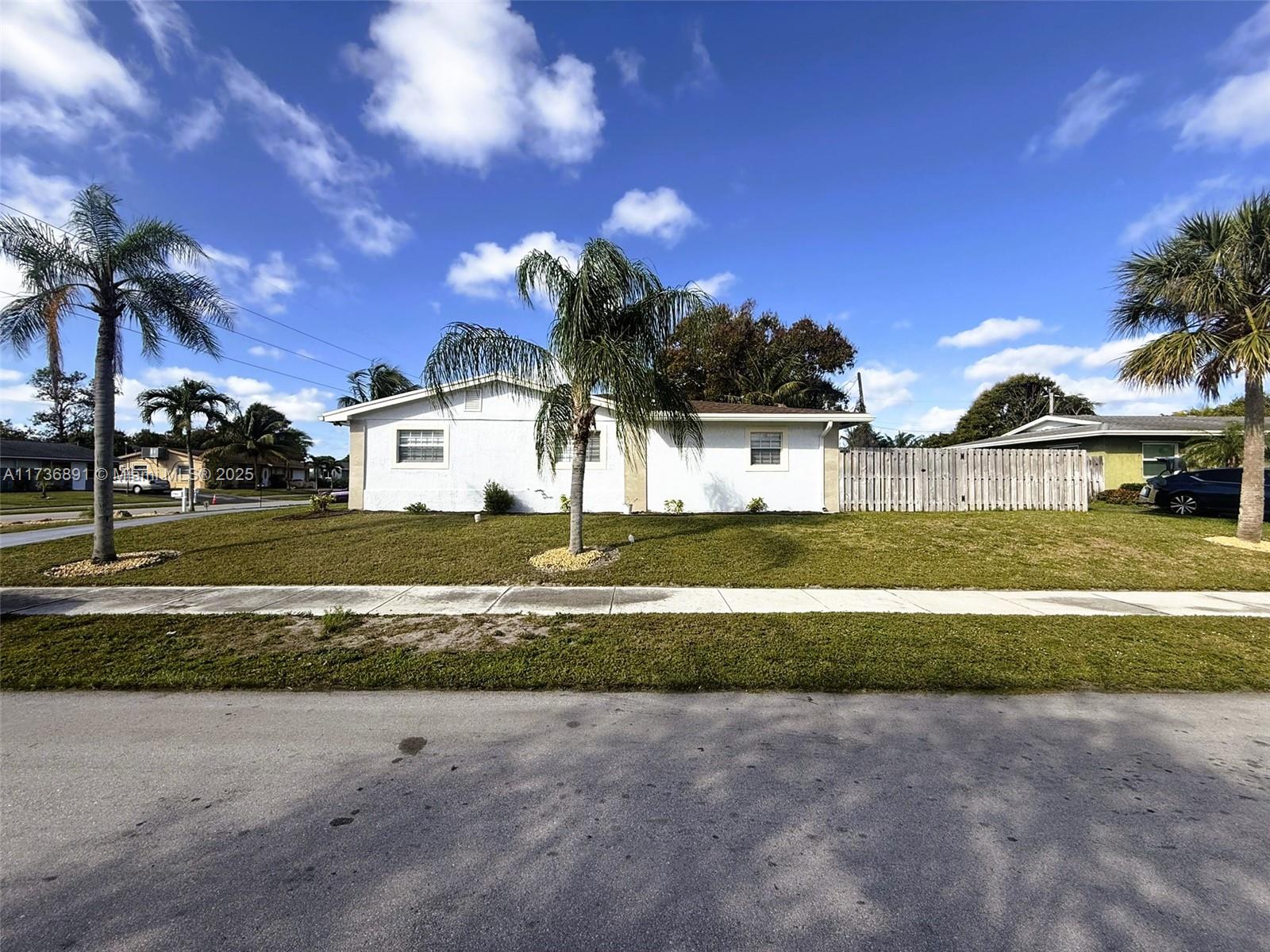671 SW 14th St, Deerfield Beach, Florida image 20