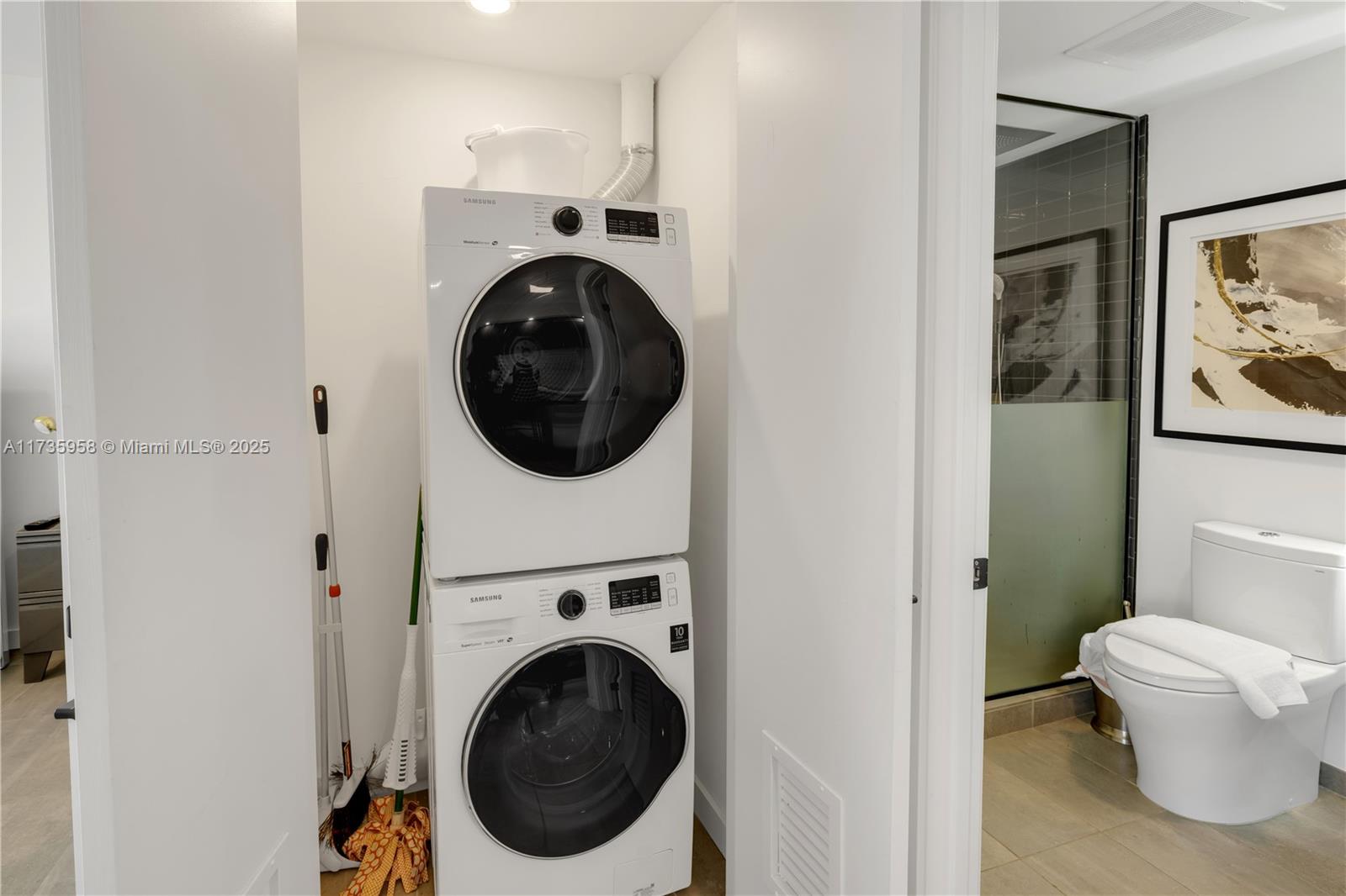 Listing Photo 11