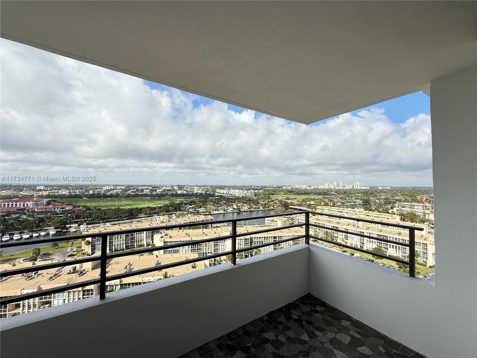 600 Three Islands Blvd #1707, Hallandale Beach, Florida image 17