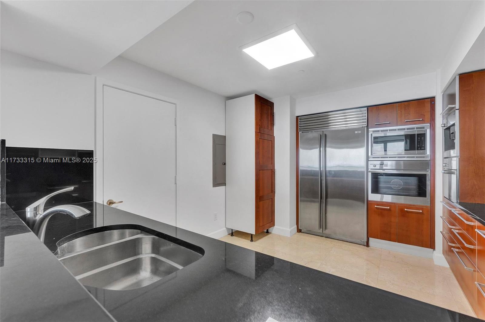 1331 Brickell Bay Dr #3807, Miami FL 33131