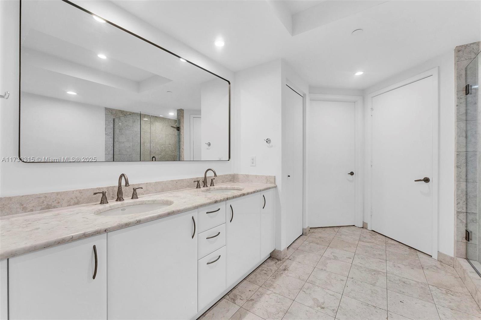 1331 Brickell Bay Dr #3807, Miami FL 33131