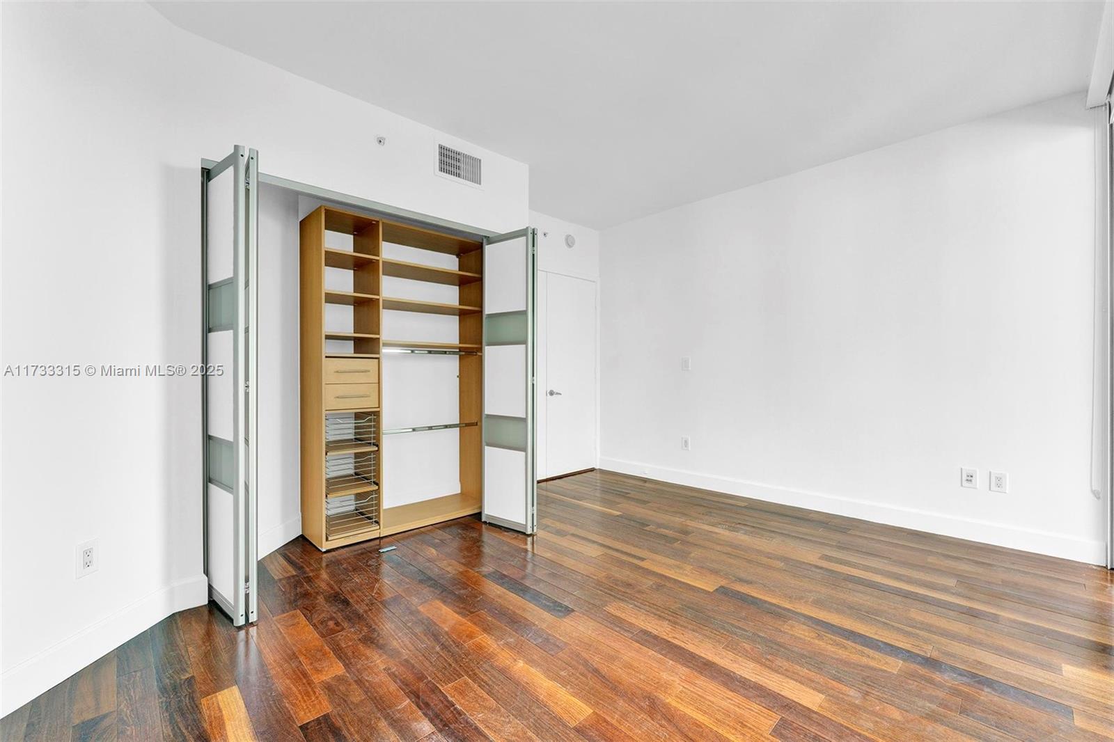 1331 Brickell Bay Dr #3807, Miami FL 33131