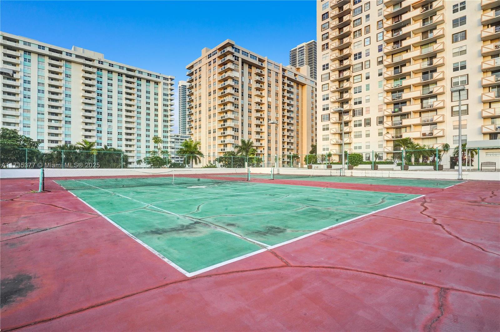 1865 S Ocean Dr #11J, Hallandale Beach, Florida image 28