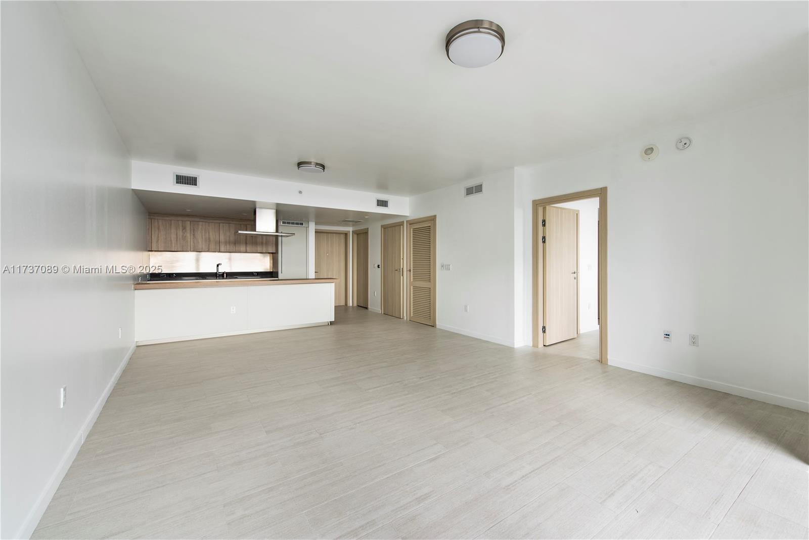 1000 Brickell Plz #2411, Miami FL 33131