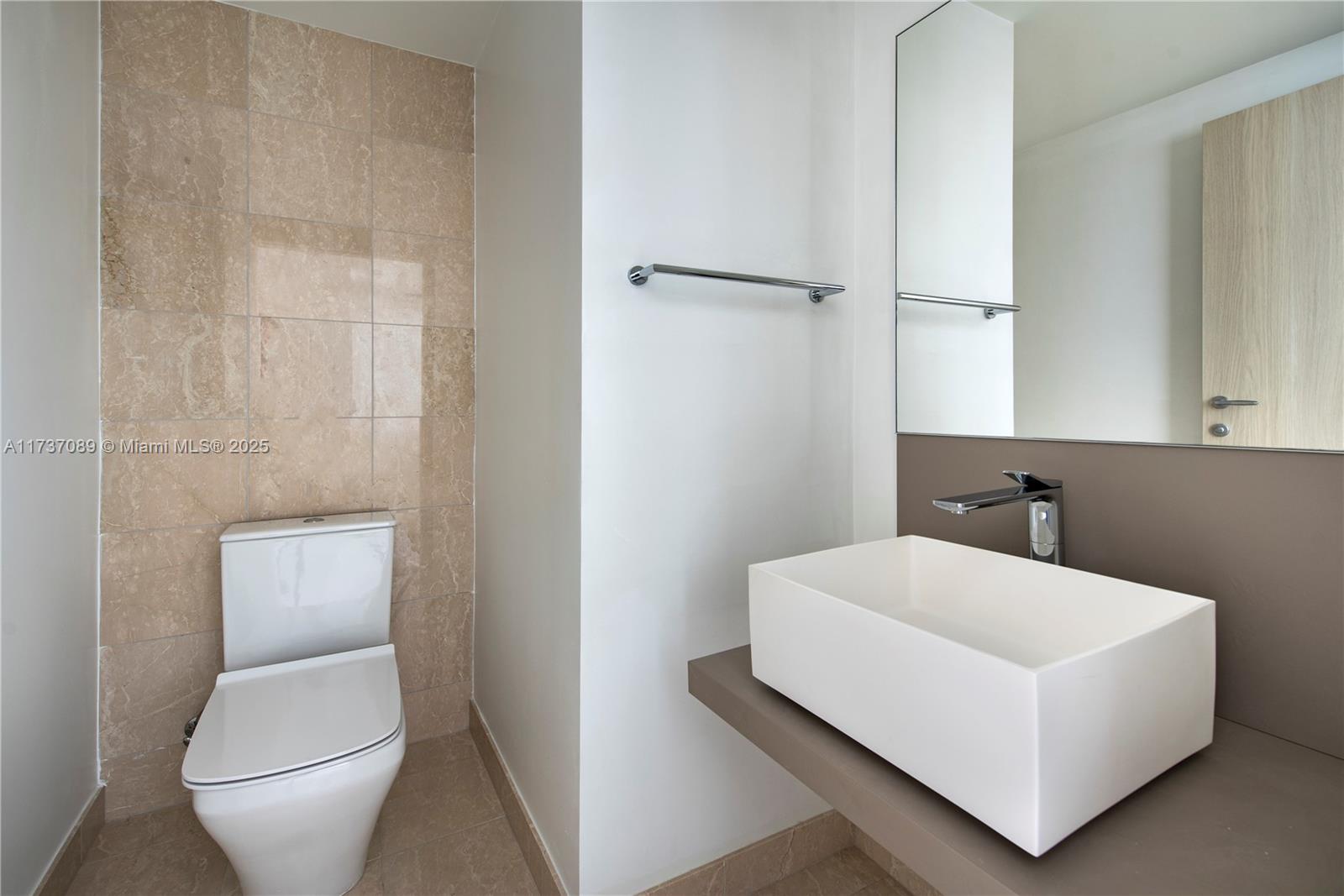 1000 Brickell Plz #2411, Miami FL 33131