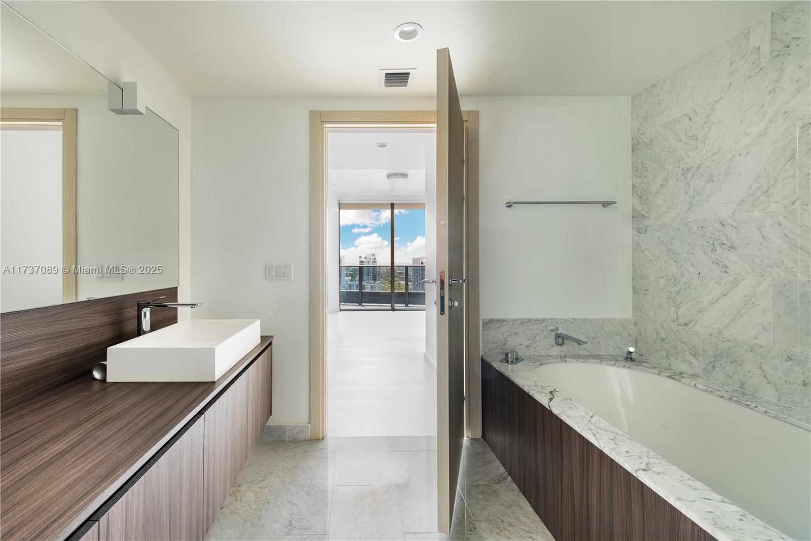 1000 Brickell Plz #2411, Miami FL 33131