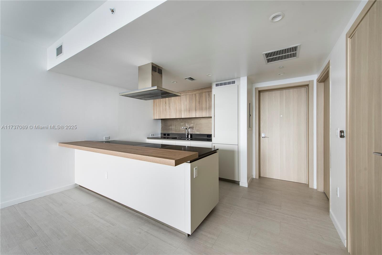 1000 Brickell Plz #2411, Miami FL 33131