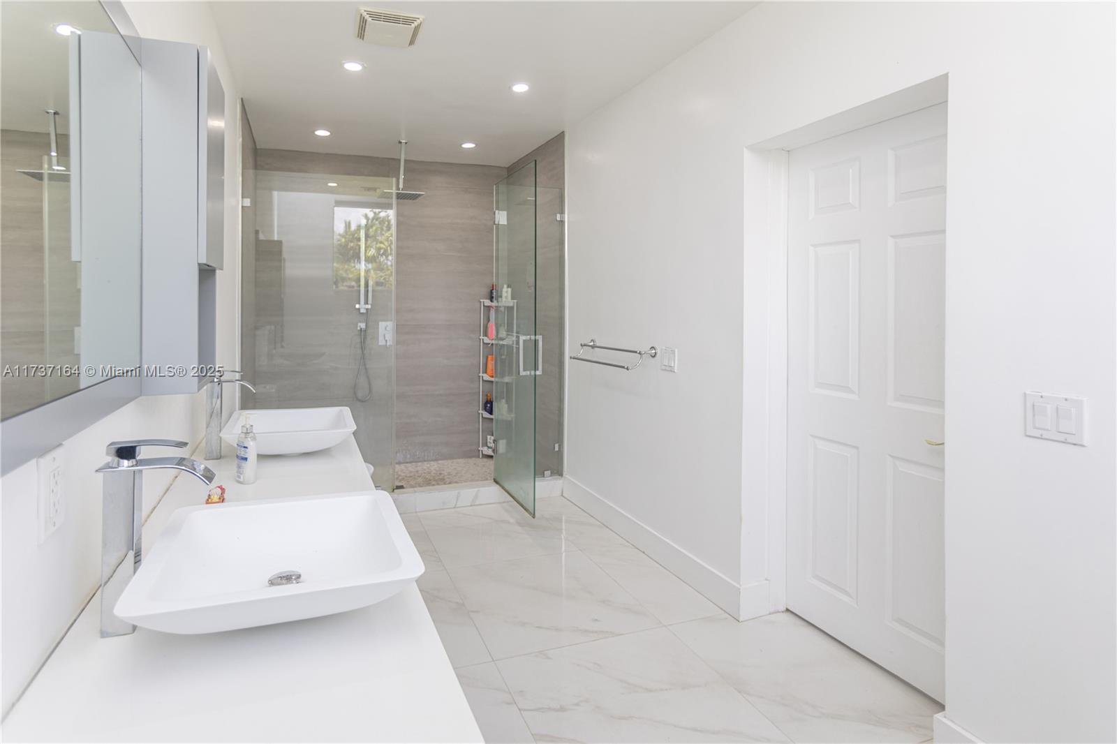 507 Hunting Lodge Dr, Miami Springs, Florida image 15