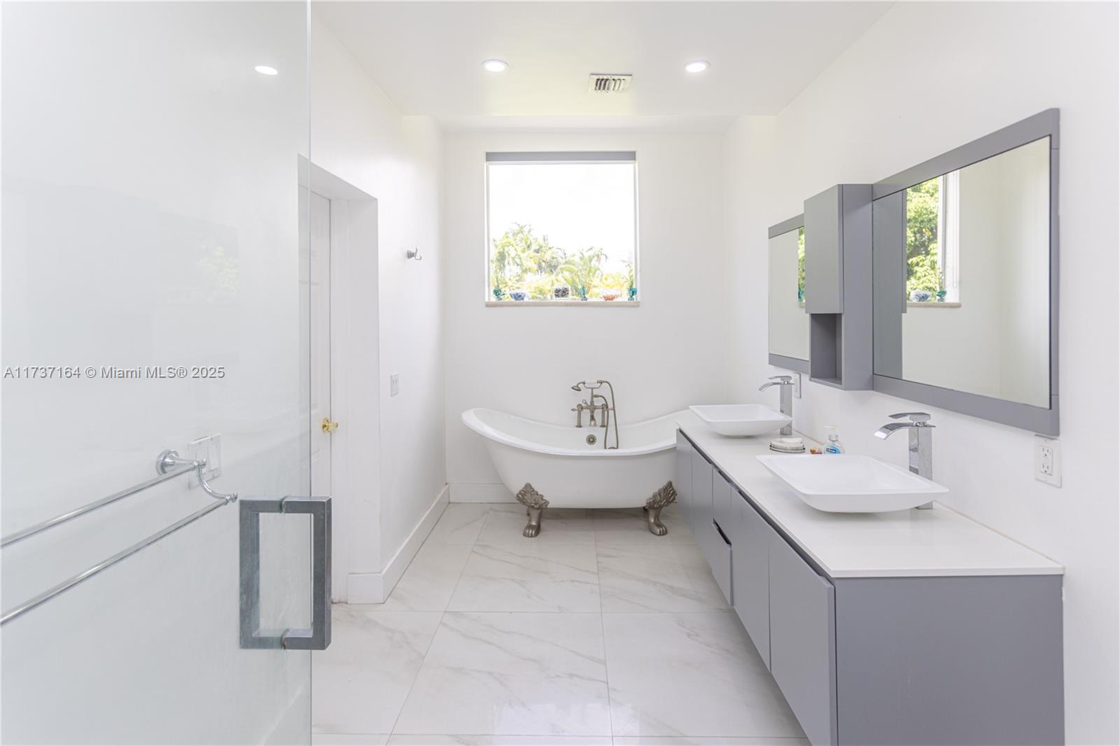 507 Hunting Lodge Dr, Miami Springs, Florida image 16