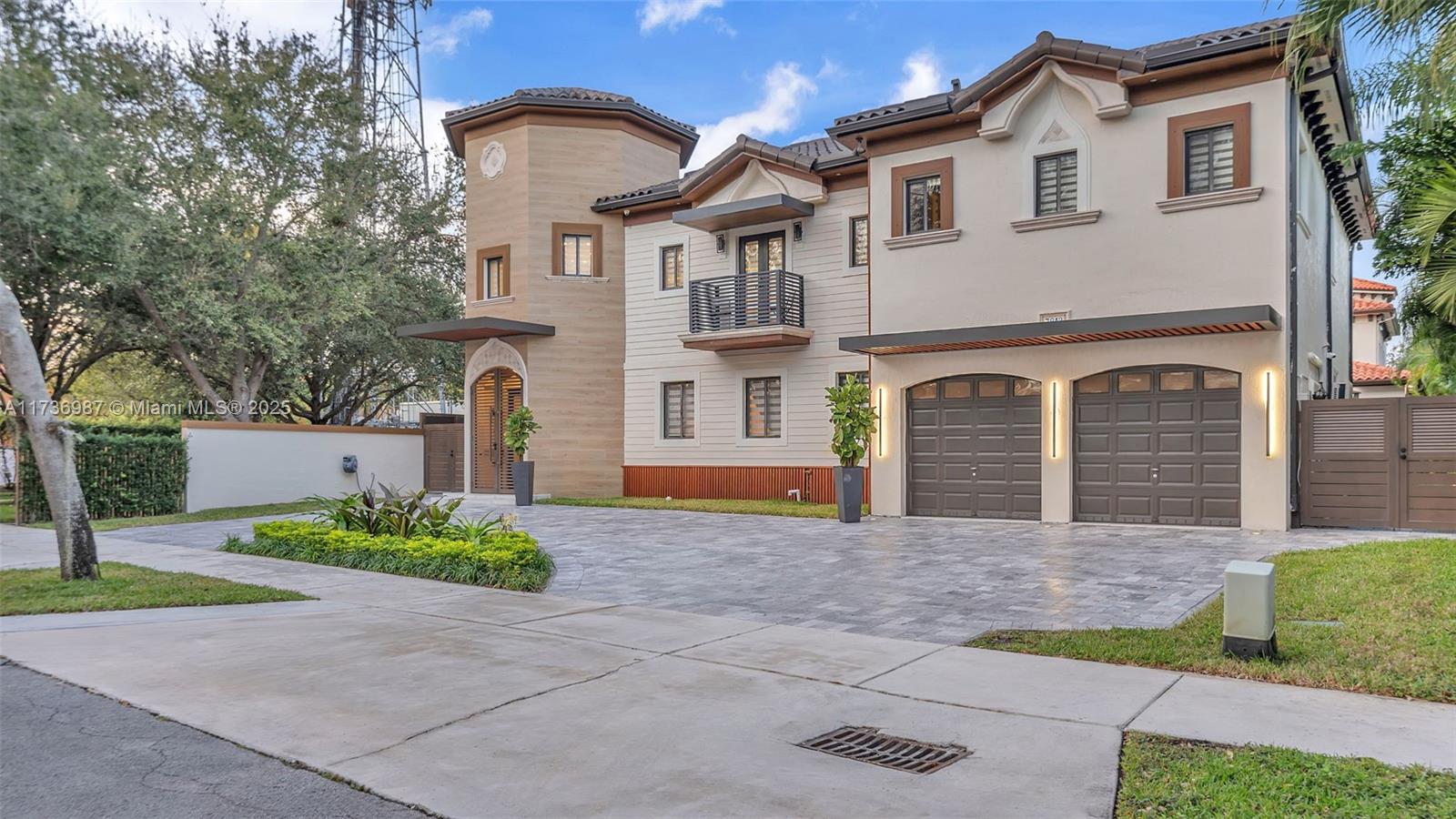 7813 NW 165th St, Miami Lakes, Florida image 2