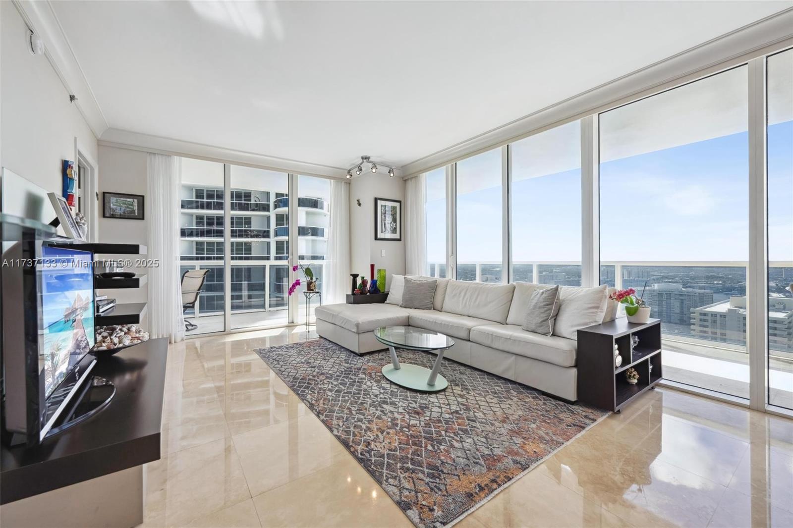 1830 S Ocean Dr #2606, Hallandale Beach, Florida image 2