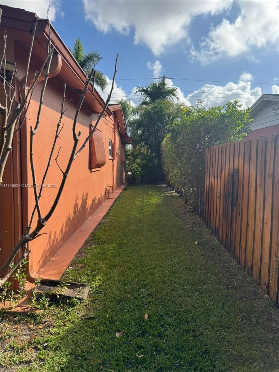 2201 NW 34th Ave, Lauderdale Lakes, Florida image 26