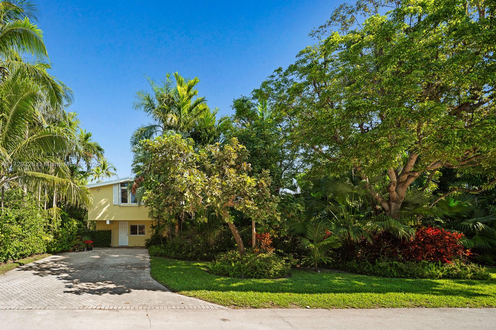 669 Mashta Dr, Key Biscayne, Florida 33149