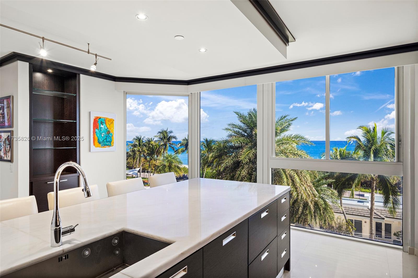 Condo for Sale in Miami Beach, FL