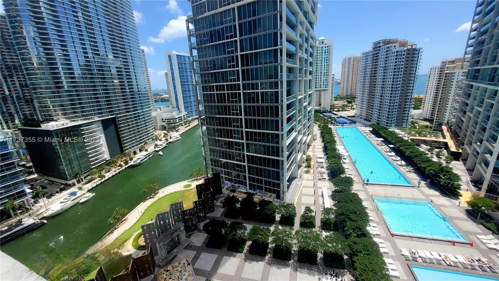 Condo for Sale in Miami, FL
