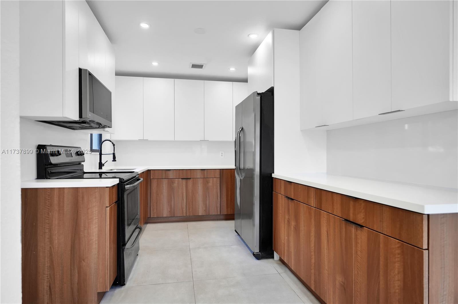 1801 NE 175th St, North Miami Beach, Florida image 4
