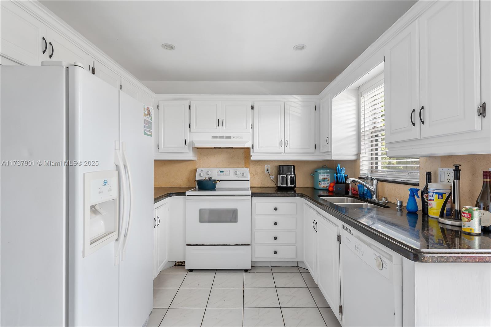 222 SW 1st St #H-6, Pompano Beach, Florida image 5
